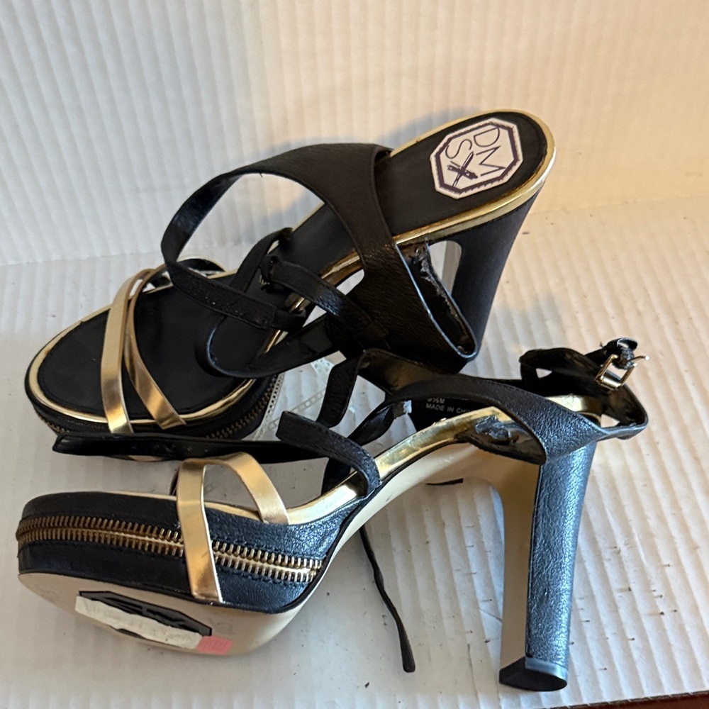 Elegant Black and Gold Women's Heels